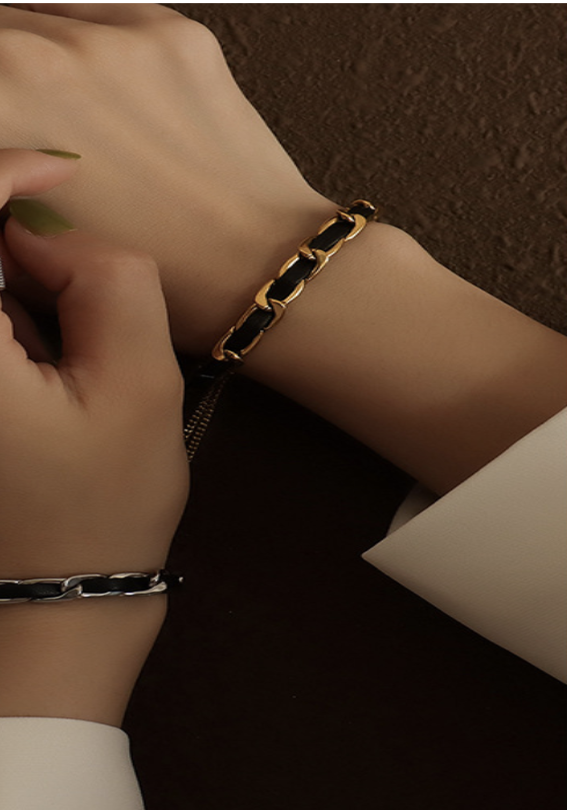 B R A I D E D B R A C E L E T